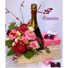 Pink, but not a dream! - Flower tea with champagne and chocolate (Medium)